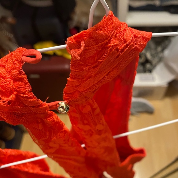 Bebe lace tank - Picture 6 of 6